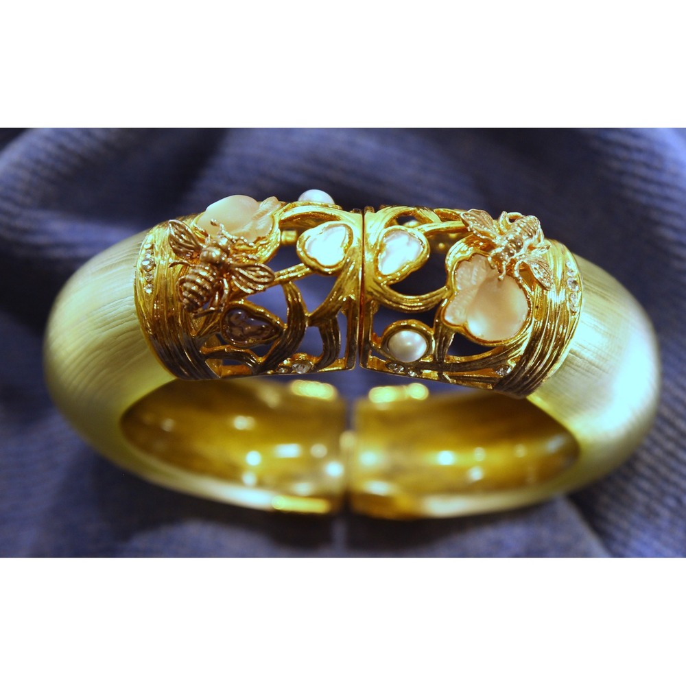 Alexis Bittar Lemon Lucite, Crystal, Pearl and Bee Hinged Bangle Bracelet. A3 - Picture 3 of 15